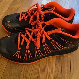 Men’s Lebrons size 11